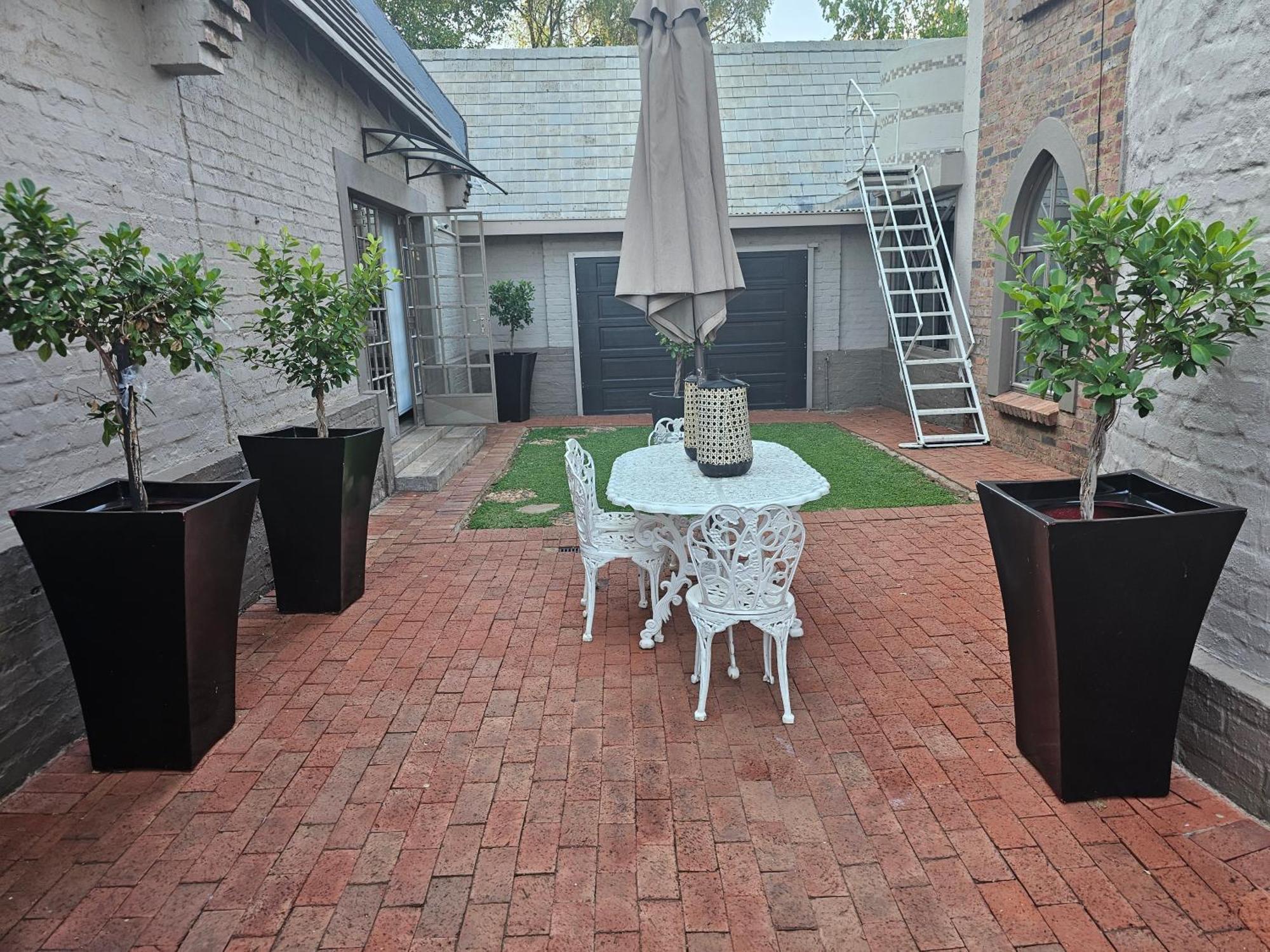 Castle Home Centurion Exterior photo