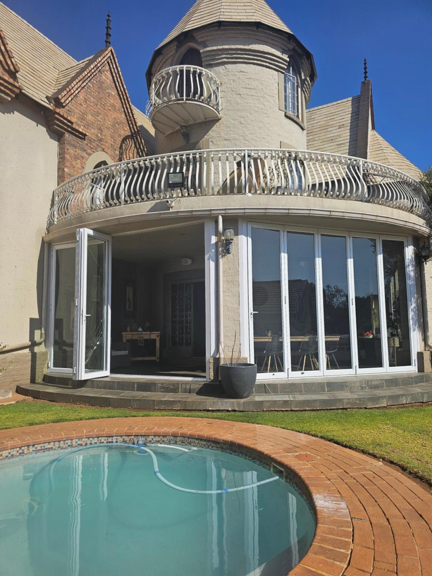 Castle Home Centurion Exterior photo